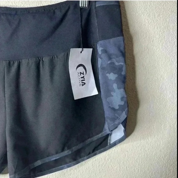Zyia Five Star Shorts black & camo Size 2XL NWT - Picture 3 of 5